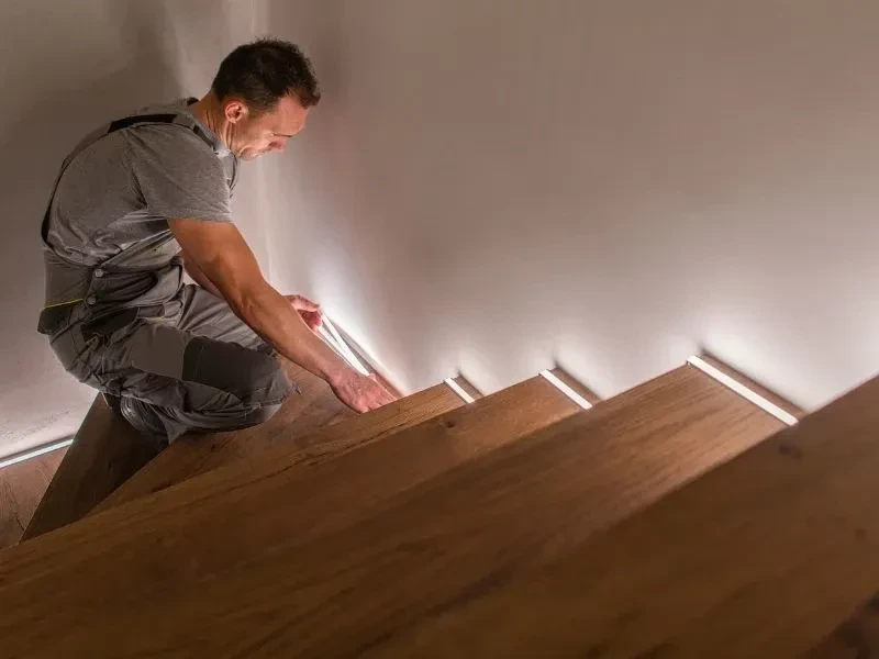 đèn led dây Rạng Đông có thể lắp đặt ở cầu thang