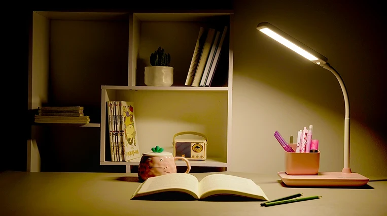Đèn bàn LED cảm ứng RD-RL-45 8W là sản phẩm tiên tiến của thương hiệu Rạng Đông, thiết kế nhằm bảo vệ thị lực và tăng hiệu quả học tập, làm việc
