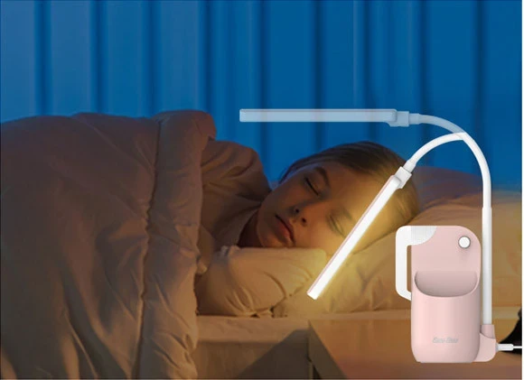 Đèn có nhiệt độ màu linh hoạt từ 3000K đến 6500K, đáp ứng nhu cầu thay đổi ánh sáng phù hợp cho học tập hay nghỉ ngơi
